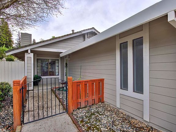2nd image of 7473 Spicewood Dr