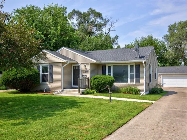 1820 62nd St, Des Moines, IA 50322