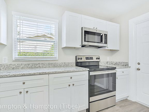 5th image of 4442 Brooke St