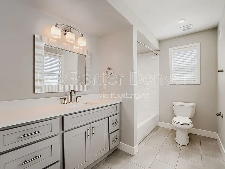 758 S Leyden St — Photo 24