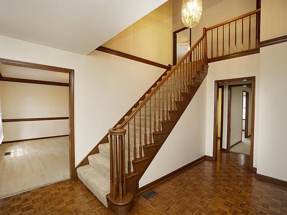 3rd image of 4398 Bromyard Ave