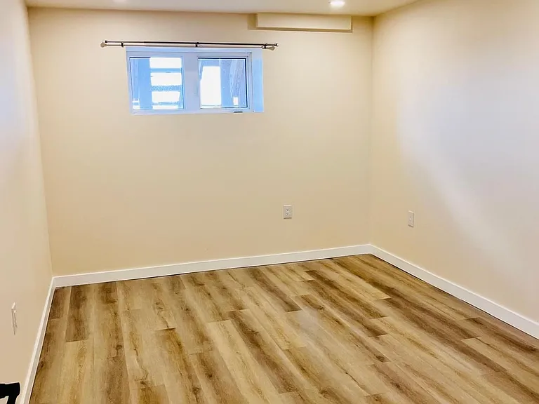 108 McWatters St — Photo 11