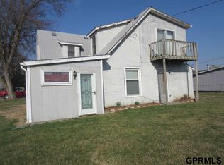 8324 Cedar Island Rd, Omaha, NE 68147