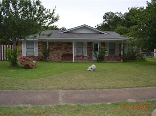 1718 Clifton Cir, Grand Prairie, TX 75051