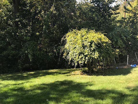 3rd image of 3173 Dorris Ave