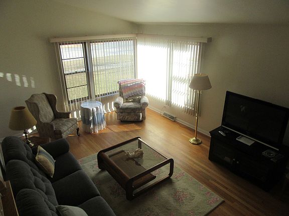 2nd image of 10700 Lavergne Ave
