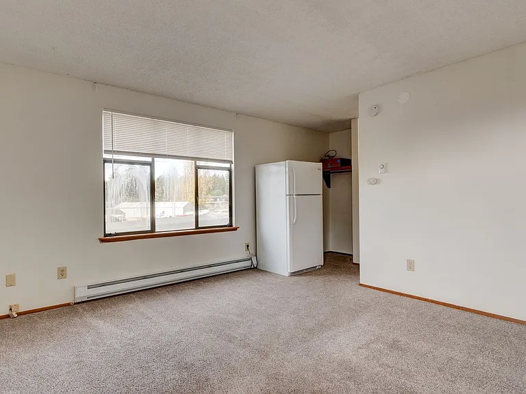 1362 - 33020 SR 20 — Photo 2