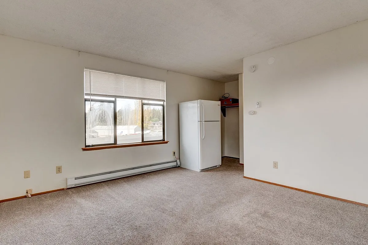 Building Photo - 1362 - 33020 SR 20