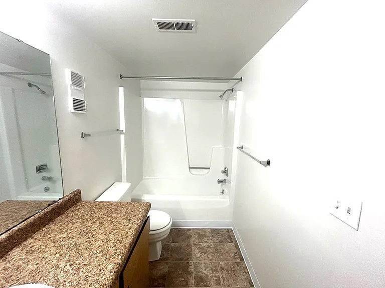 Charter Oaks Apartments — Photo 133