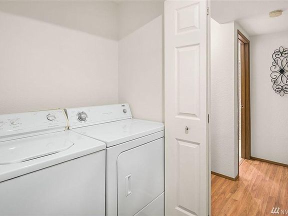 4th image of 218 NE Dogwood St APT A202