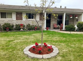 570 Shirley Dr, Florissant, MO 63031