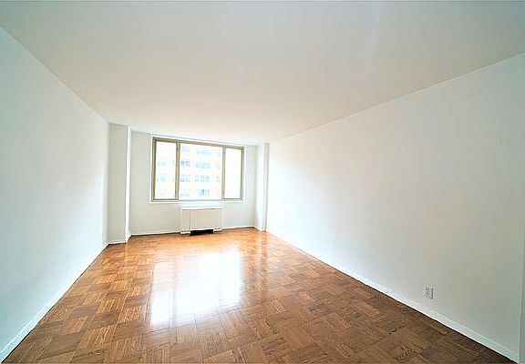4th image of 160 E 84th St APT 11H