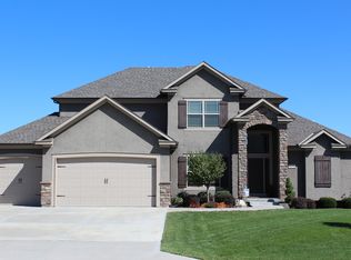 1250 Vivian Dr, Warrensburg, MO 64093