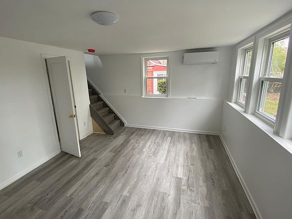 3rd image of 19 Jade St