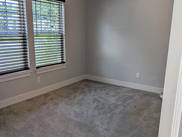 202 SE 8th St — Photo 22