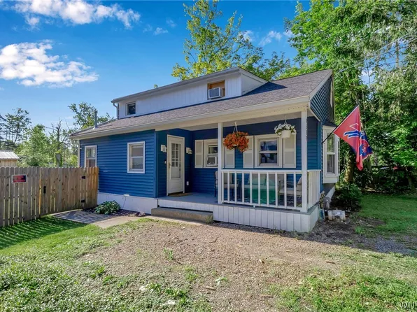 9389 Orange St, Angola, NY 14006