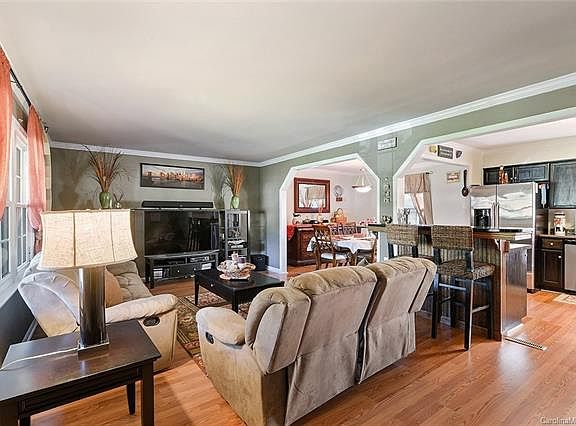 5th image of 6329 Coach Hill Ln