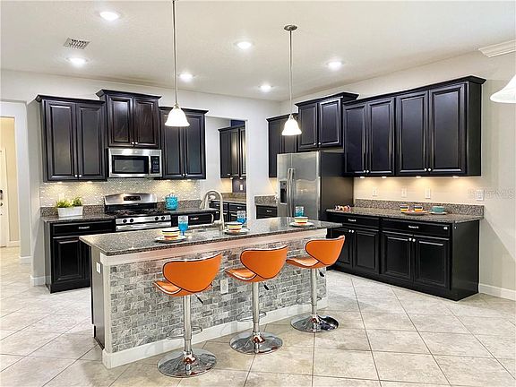 5th image of 2269 Livorno Way