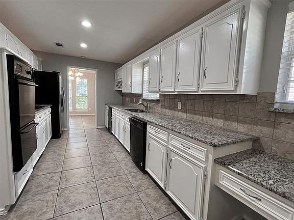 4th image of 2709 Arborcove Dr