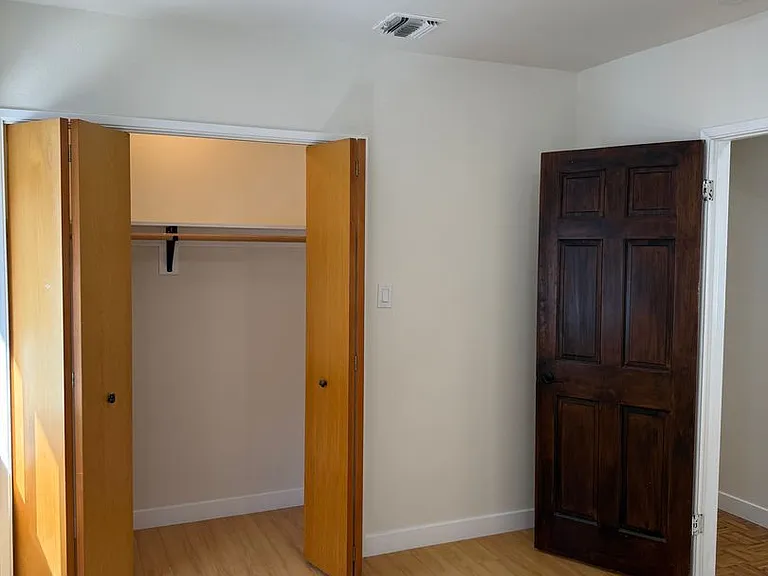 2523 S Bentley Ave — Photo 21
