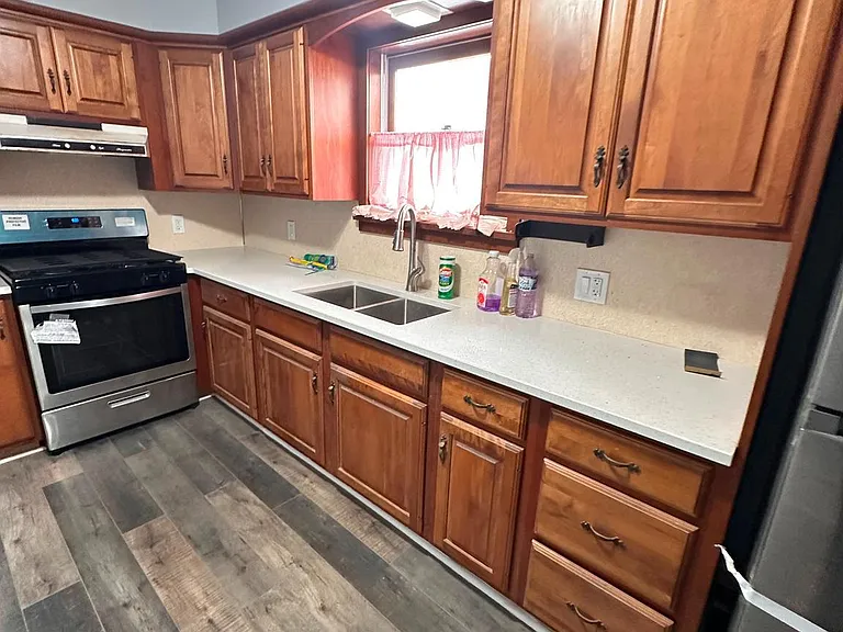 247 Morris Ave — Photo 6
