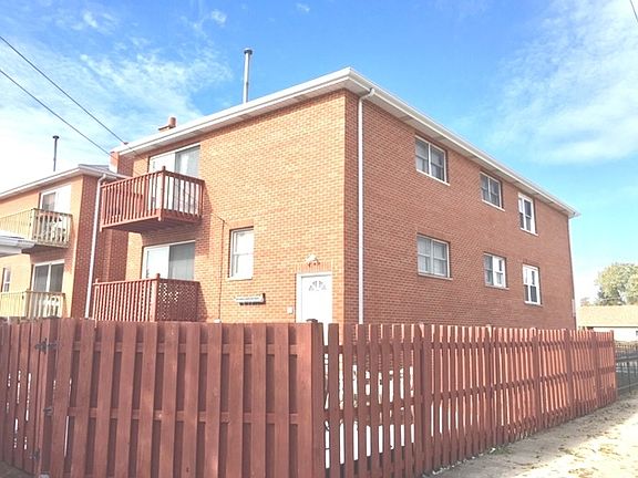 2nd image of 6601 W Cornelia Ave