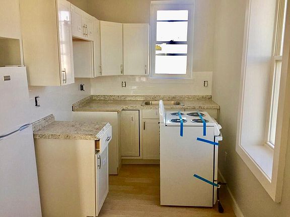 5th image of 215 E Broadway APT 6C