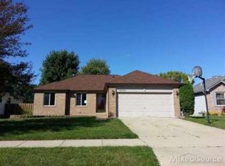 46809 Oak Pointe Dr, Macomb, MI