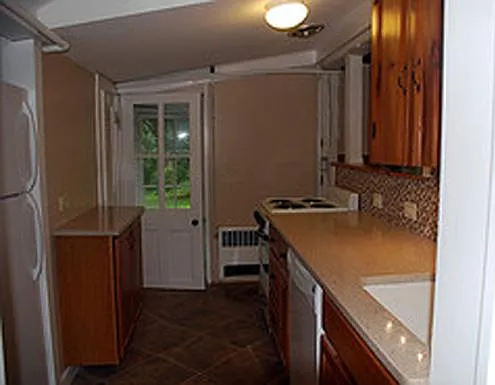 614 Storrs Rd — Photo 4