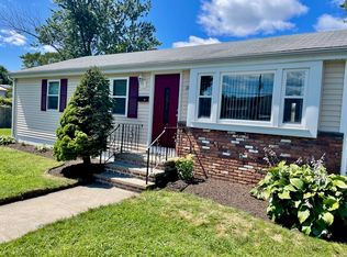 10 Byron St, Cranston, RI 02920