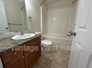 598 Sutherland Ave #302, Kelowna, BC V1Y 5X1