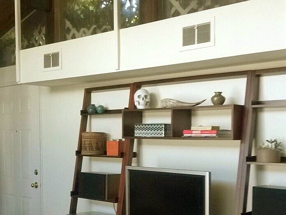 Living or 2nd bedroom