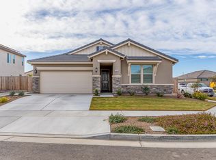 1043 W Porter Ave, Visalia, CA 93291