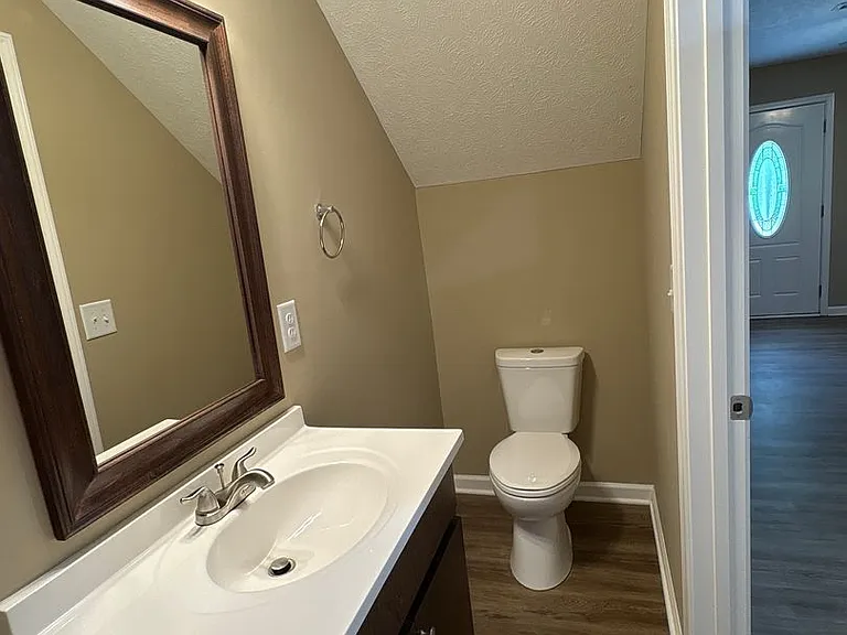 517 Weaver St #5 — Photo 8
