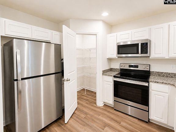 5th image of 130 Dunkeld Dr