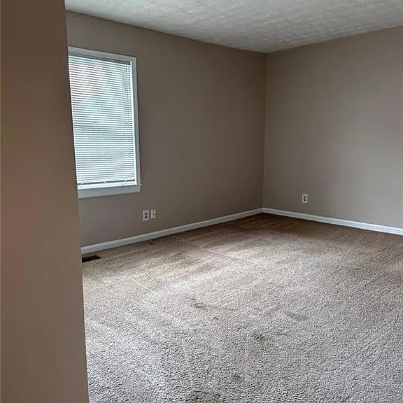 1622 Homestead Trl — Photo 3
