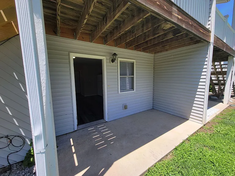 316 E Davis St #C — Photo 12