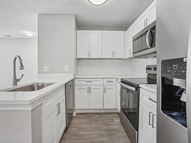 9800 Mary Alexander Rd — Photo 1