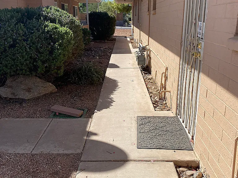 Belmont Apartments — Photo 16
