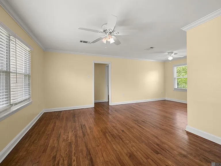 977 Rittiner Dr — Photo 4