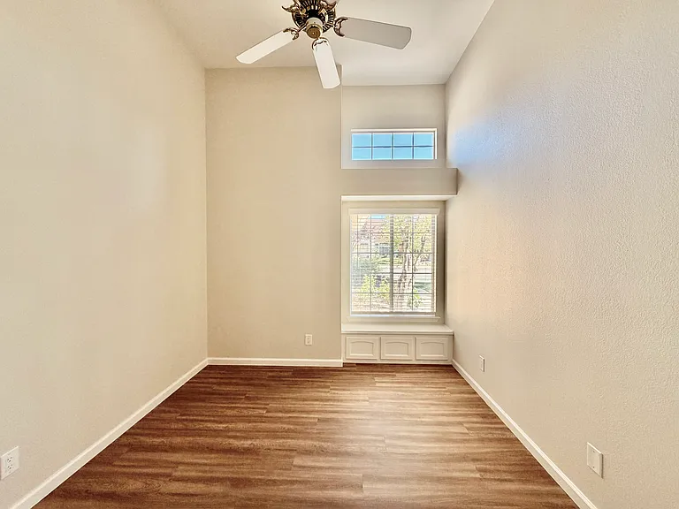 1780 E Pryor Dr — Photo 6