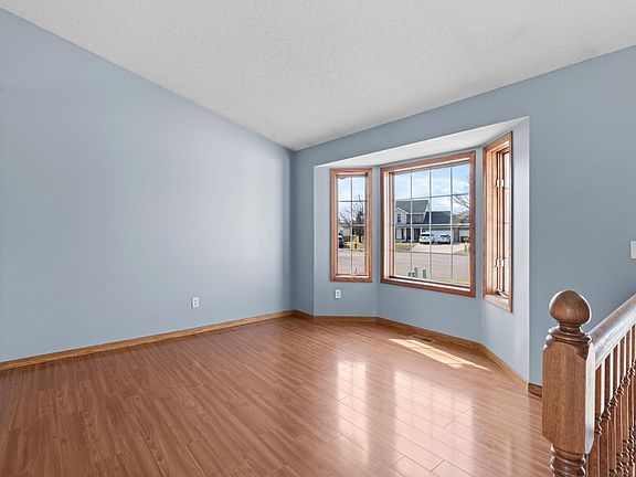 4th image of 7851 Park Ct NE