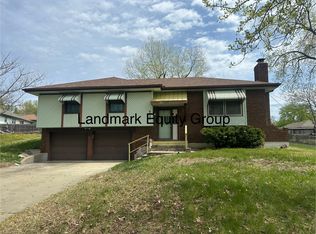 5525 Rinker Rd, Kansas City, MO 64129