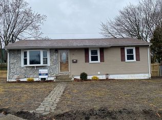 15 Michigan Ave, Warwick, RI 02888