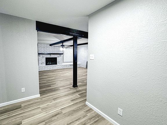 4th image of 501 W Vista Pkwy