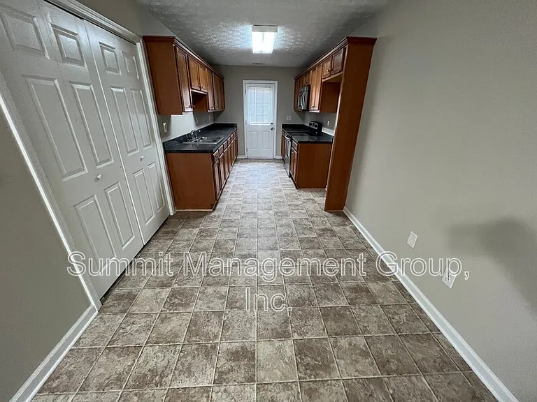 158 Elder Dr #A — Photo 4