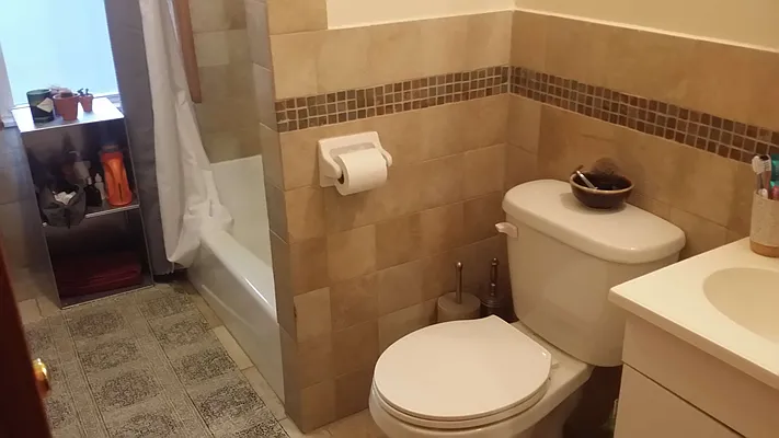 Rented by New York Realty Minimax Inc | media 9