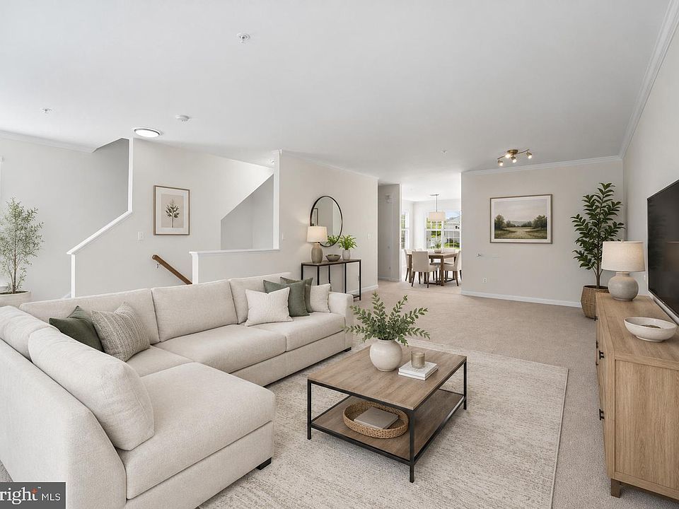 1st image of 1670 Mohegan Dr Unit B