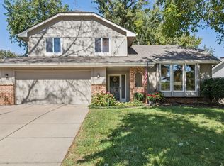 1004 Berkley Ave, Papillion, NE 68046