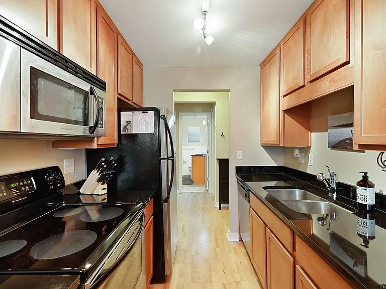 2706 Humboldt Ave S #104 — Photo 4